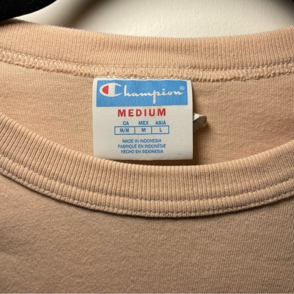Champion Women's light pink logo casual crop top vrew neck sweatshirt in size M - Picture 3 of 7